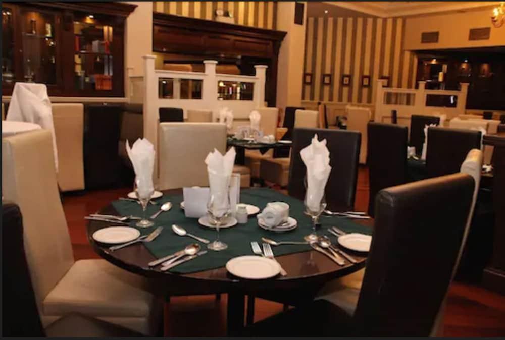 The Royal Hotel & Leisure Centre Bray Luaran gambar
